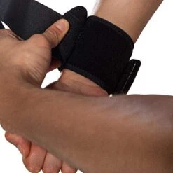 BraceUP Wrist Wraps -Fitness Equipment Shop f7696a9b362ac5a51c3dc8f098b73923 5d0a7579ca6f3